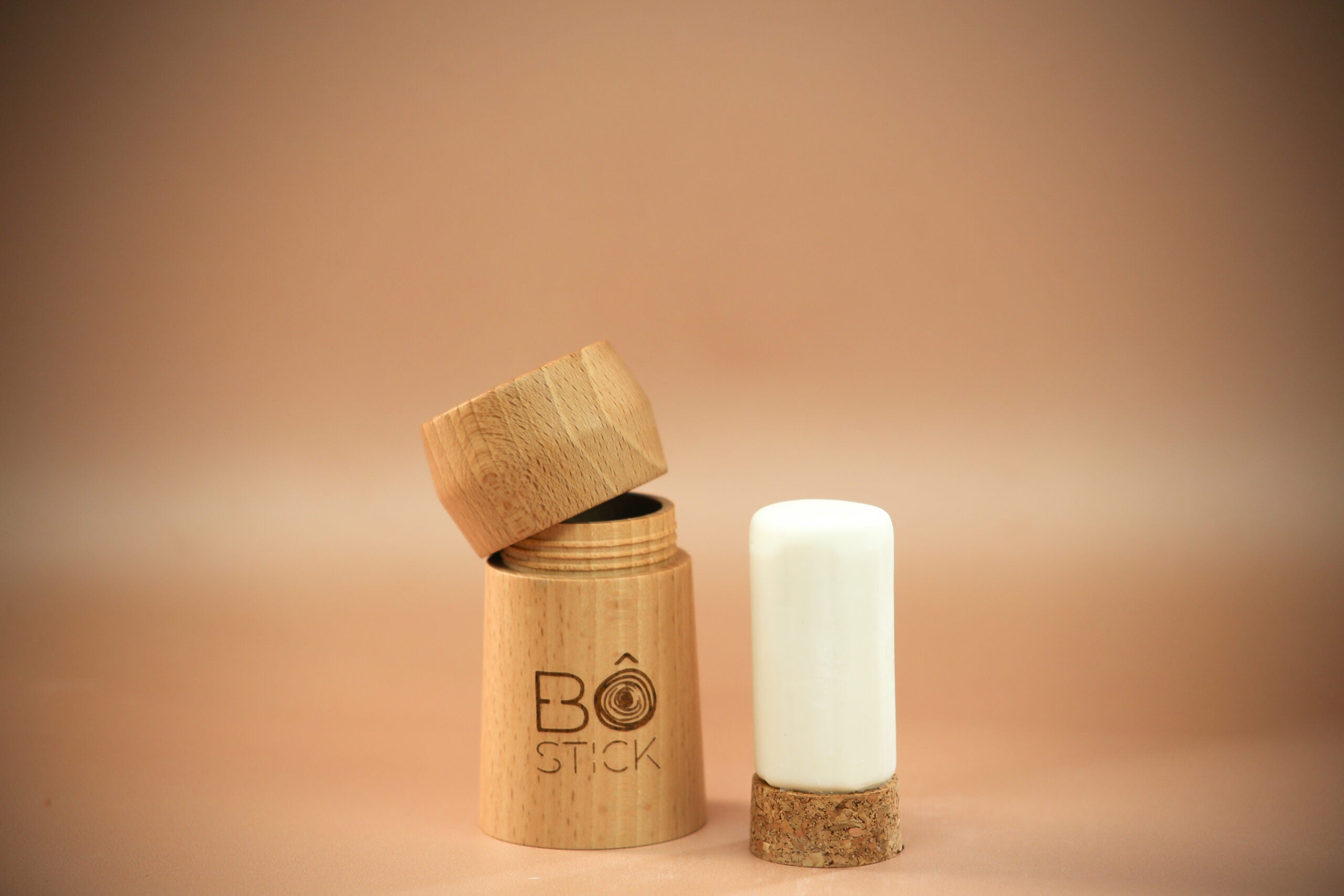 BÔ Nouvelle formule - Duo applicateur en bois et déodorant solide lait d'amandier